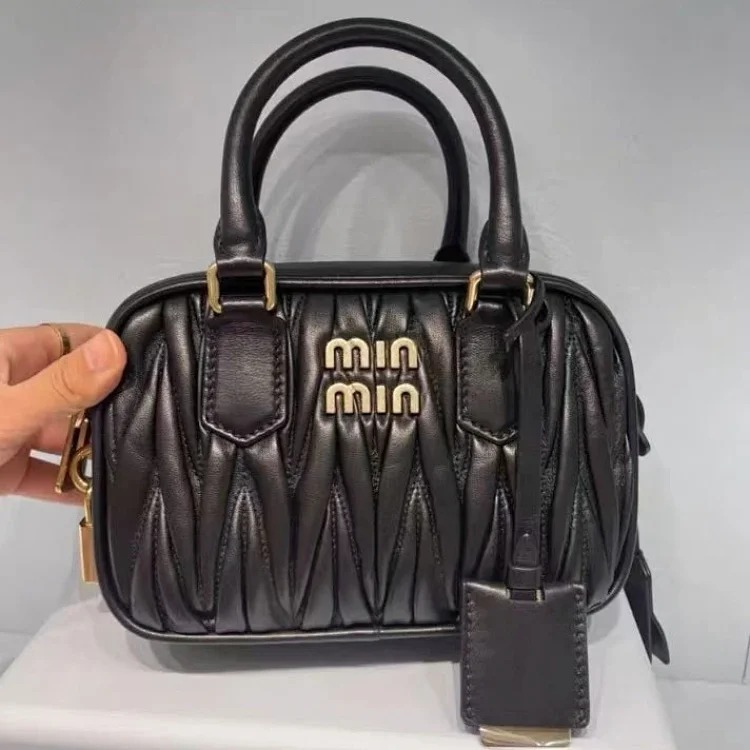 Miu Miu Miu retro bowling crossbody bag lambskin Boston fashion shoulder bag hand-held genuine leather bag trendy women's bag